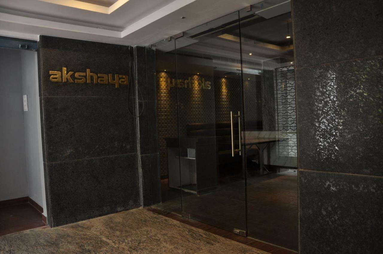 Krishna Residency Hotell Vijayawāda Exteriör bild